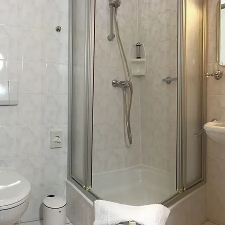 Gut-hotel Pommernhotel 酒店 3*