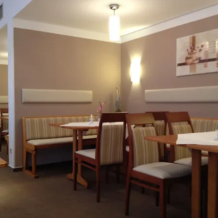 فندق Gut-hotel Pommernhotel بارث