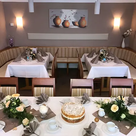 酒店 Gut-hotel Pommernhotel